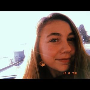 Meet your Posher, Alivia